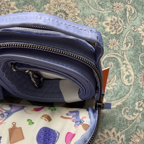 Disney X Lug Remy Ratatouille Bag, Epcot Food and Wine 2024 - Picture 3 of 3